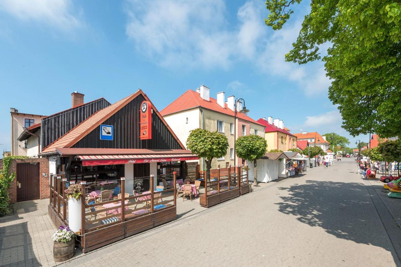 Villa & Restaurant Admiral Nelson Hel Exterior photo